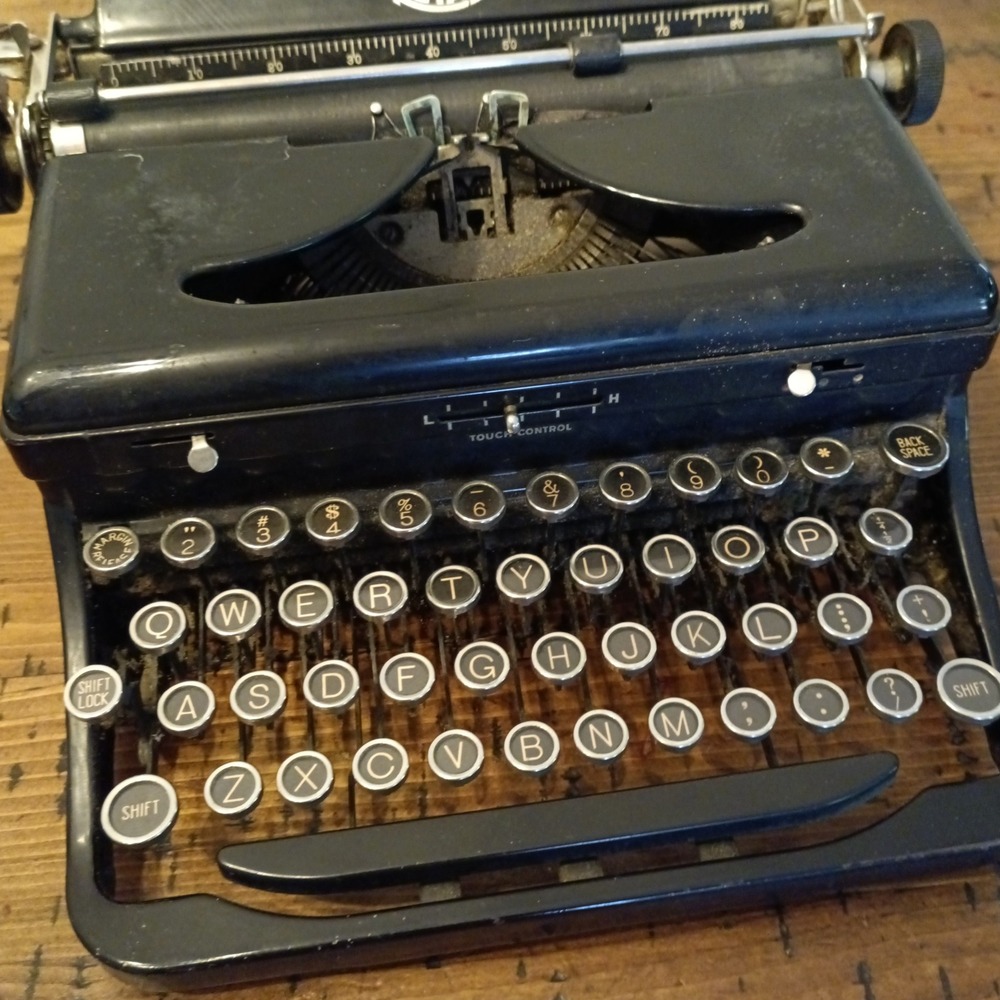 Vintage Royal Portable Typewriter 1930s Touch Control Glass Keys Made in USA - Picture 4 of 9